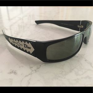 DIOR D’Trick 2 Black & white sunglasses